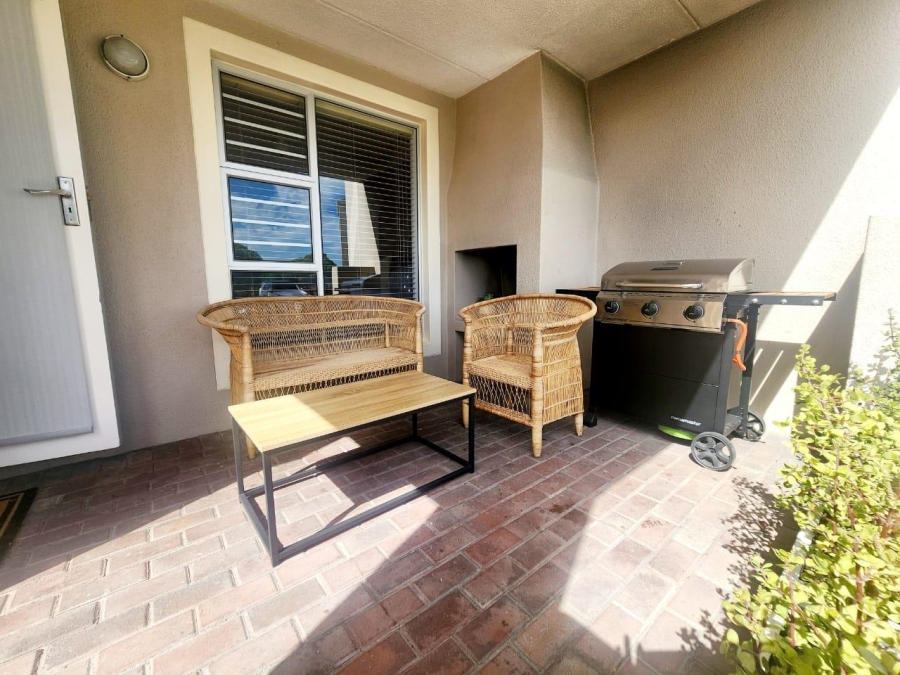 To Let 2 Bedroom Property for Rent in Big Bay Western Cape